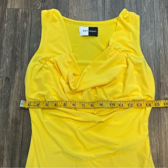 Day & Night Cowl Neck Bodycon Yellow Short Sleeves Midi Dress. Size S - Picture 6 of 10